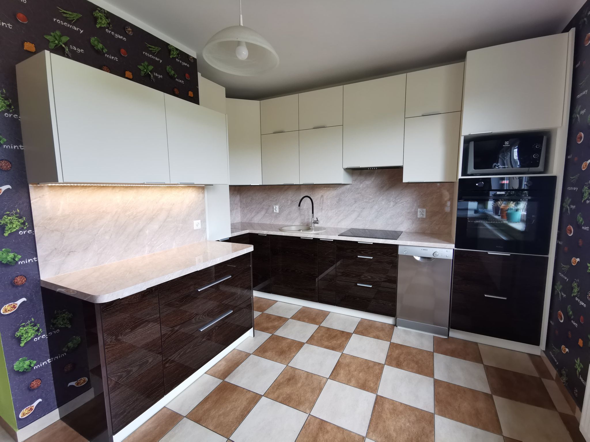 Kuchnia na wymiar w połysku