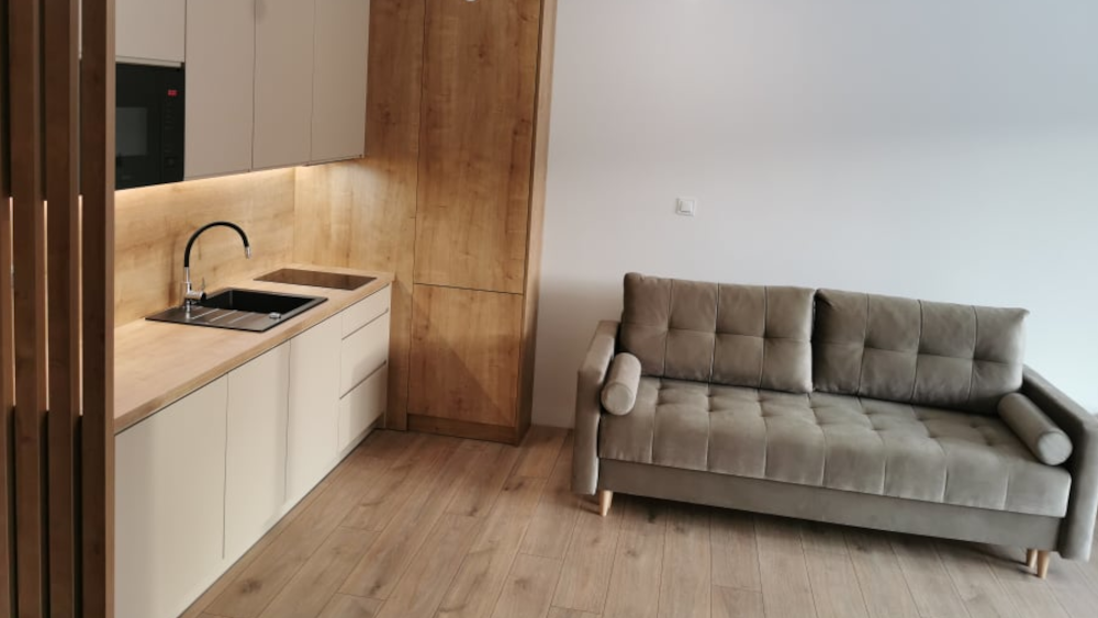 Meble na wymiar Szklarska Poręba - kremowe fronty